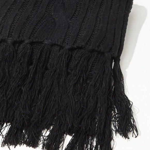 Cable Knit Oblong Scarf - Picture 4 of 5